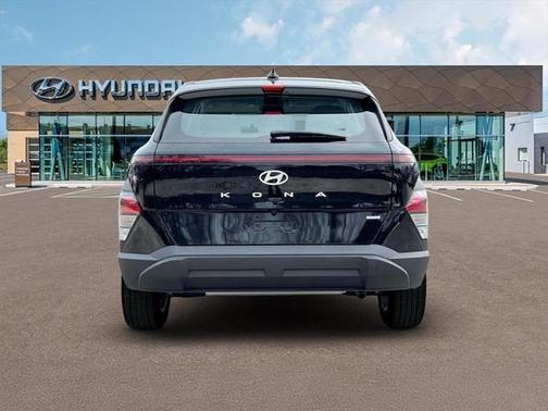 2025 Hyundai KONA SE