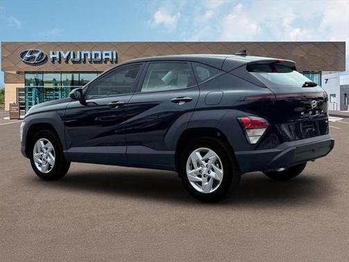 2025 Hyundai KONA SE
