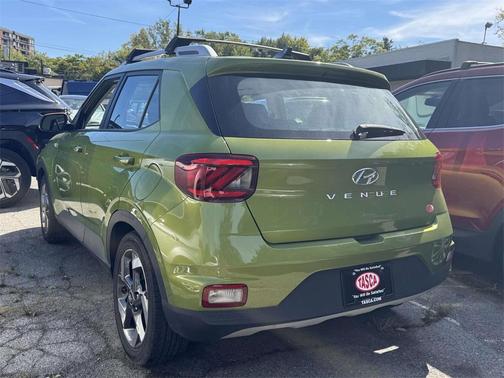 2022 Hyundai VENUE SEL