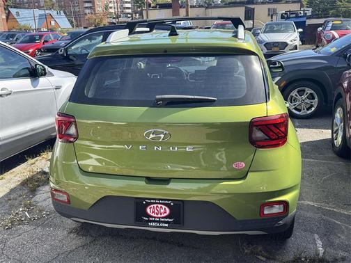 2022 Hyundai VENUE SEL
