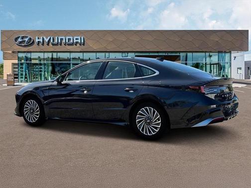 2025 Hyundai SONATA Hybrid Limited