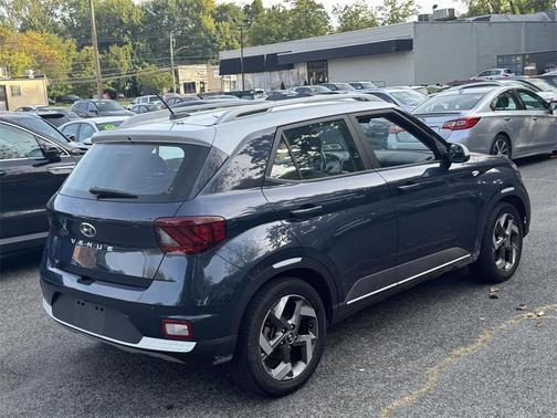 2023 Hyundai VENUE Limited