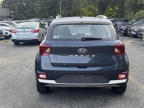 2023 Hyundai VENUE Limited