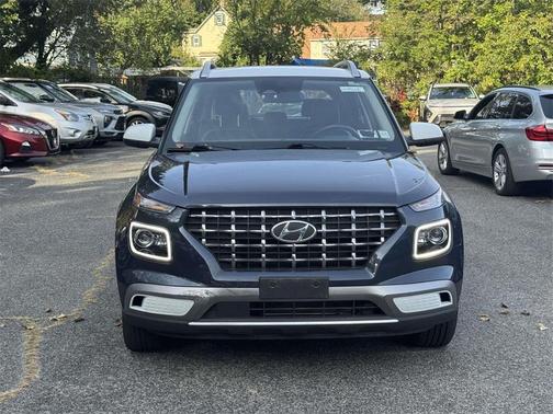 2023 Hyundai VENUE Limited