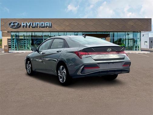 2025 Hyundai ELANTRA Sport