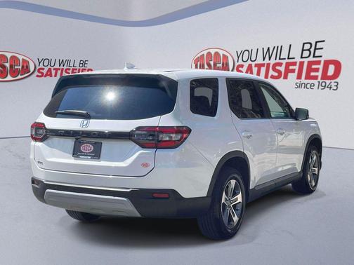 Platinum White Pearl 2023 Honda Pilot AWD EX-L 7 Passenger