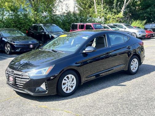 2019 Hyundai ELANTRA SE