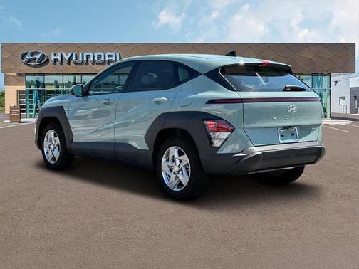 2025 Hyundai KONA SE