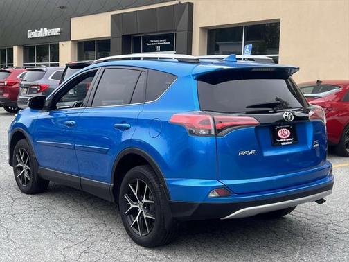 2017 Toyota RAV4 SE