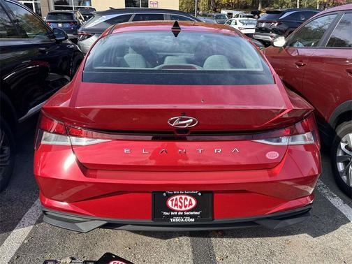 2022 Hyundai ELANTRA SEL