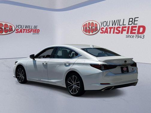 White Pearl 2023 Lexus ES 350 Base