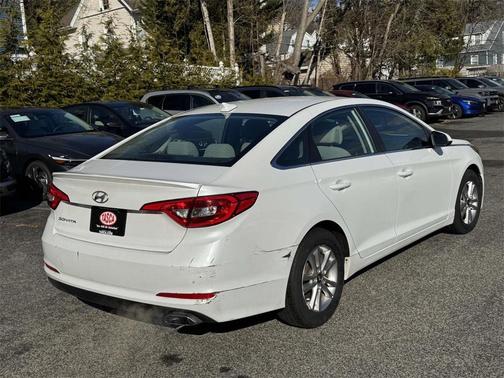 2017 Hyundai SONATA SE