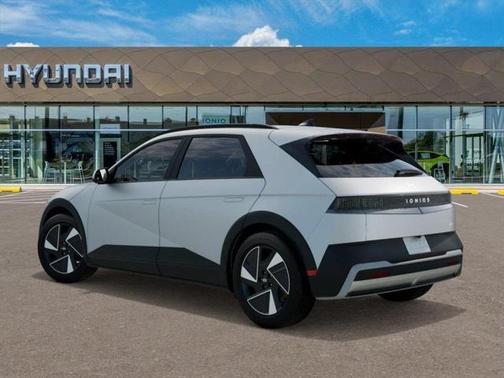 2025 Hyundai IONIQ 5 SE