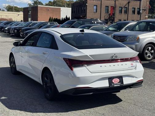 2022 Hyundai ELANTRA HEV Blue