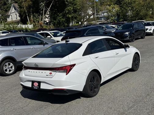 2022 Hyundai ELANTRA HEV Blue