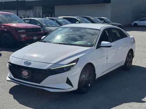 2022 Hyundai ELANTRA HEV Blue