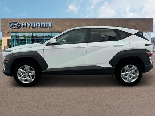 2025 Hyundai KONA SE