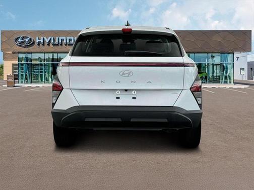 2025 Hyundai KONA SE