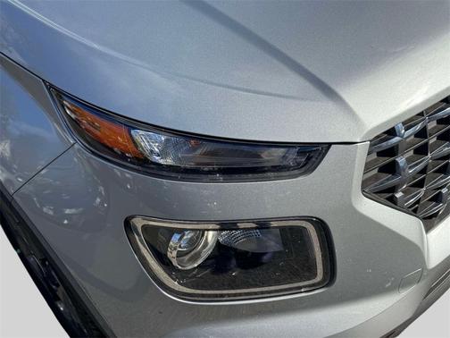 2022 Hyundai VENUE SEL