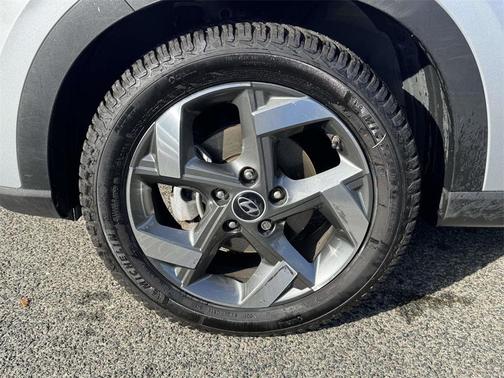 2022 Hyundai VENUE SEL