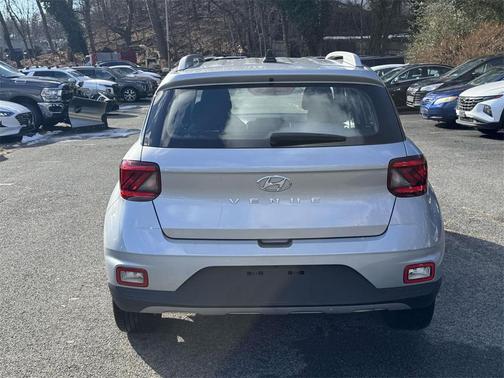 2022 Hyundai VENUE SEL