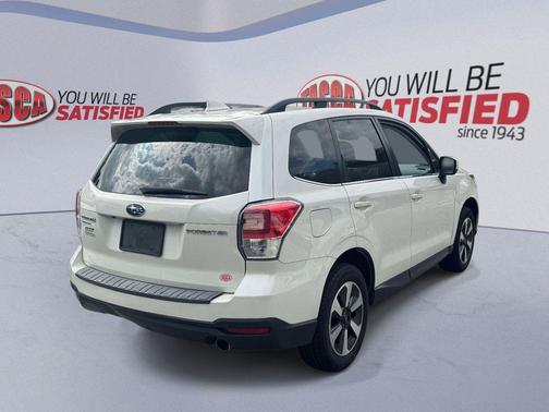 Crystal White Pearl 2018 Subaru Forester 2.5i Limited