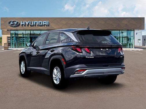 Phantom Black 2026 Hyundai TUCSON SE