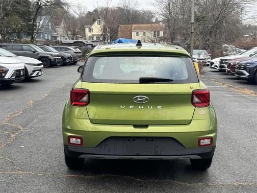 2022 Hyundai VENUE SE
