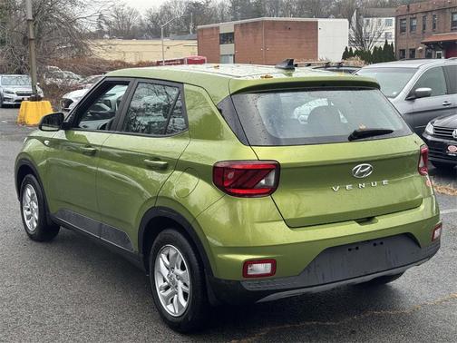 2022 Hyundai VENUE SE