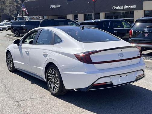 2022 Hyundai SONATA Hybrid Limited