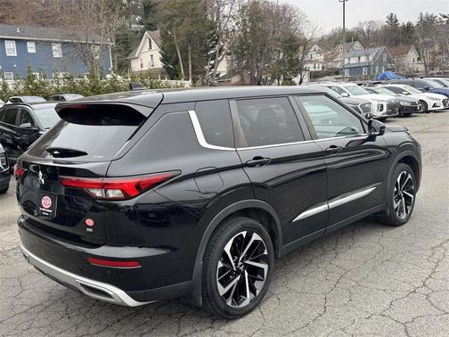 2022 Mitsubishi Outlander SE