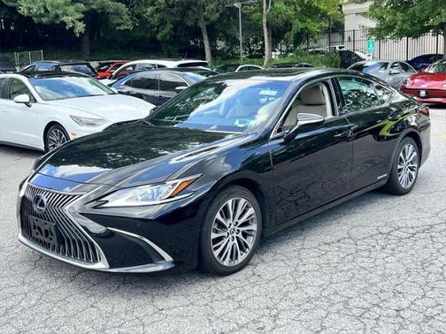 2019 Lexus ES 300h Base