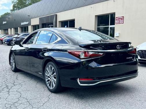 2019 Lexus ES 300h Base