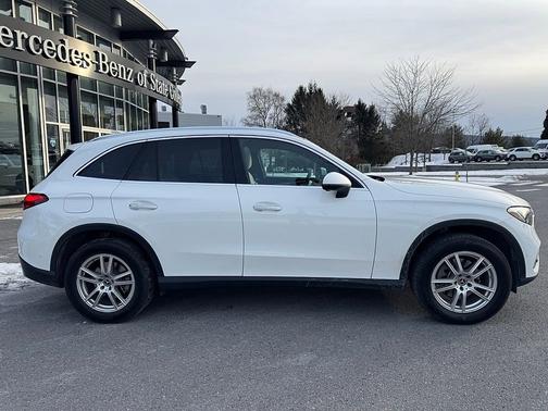 2023 Mercedes-Benz GLC 300 
