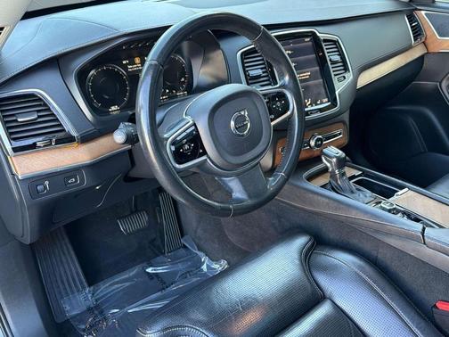 Gray 2017 Volvo XC90 T6 Inscription