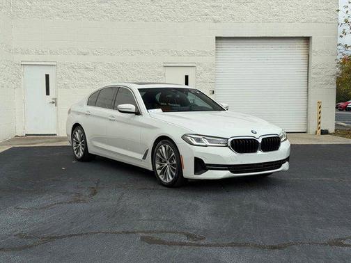 2022 BMW 530 i