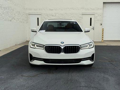 2022 BMW 530 i