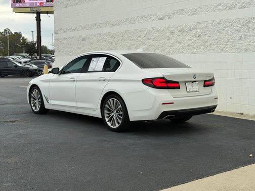 2022 BMW 530 i