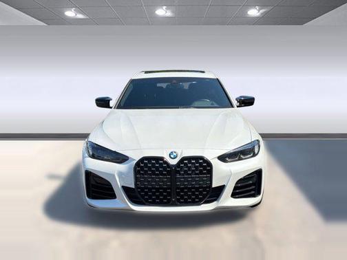 Mineral White Metallic 2023 BMW M440 i