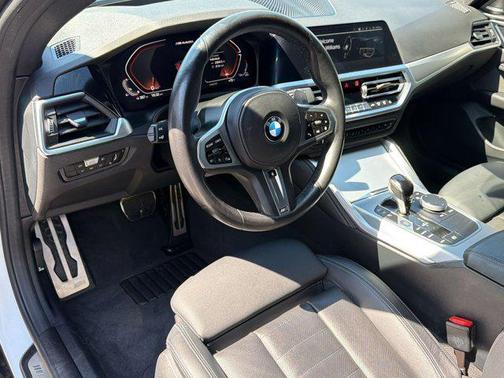 Mineral White Metallic 2023 BMW M440 i