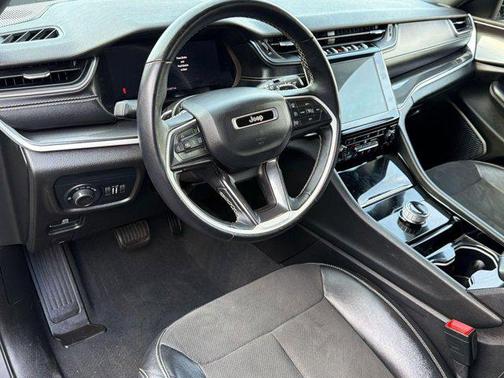 2022 Jeep Grand Cherokee Altitude