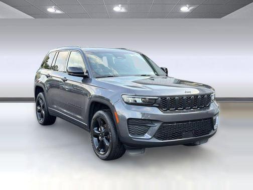 2022 Jeep Grand Cherokee Altitude