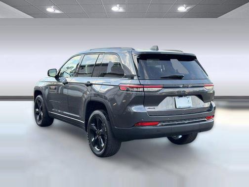 2022 Jeep Grand Cherokee Altitude