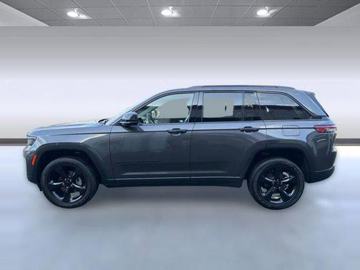2022 Jeep Grand Cherokee Altitude