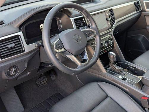 2023 Volkswagen Atlas 3.6L SE w/Technology