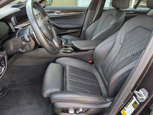 2021 BMW 530 530i