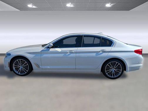2017 BMW 540 540i