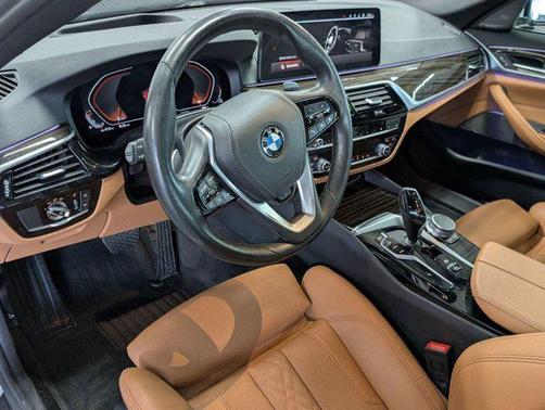 2022 BMW 530 i