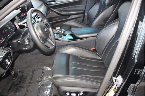 Black Sapphire Metallic 2023 BMW M5 Base