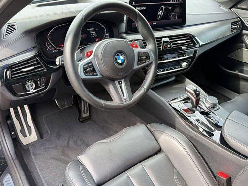 Black Sapphire Metallic 2023 BMW M5 Base